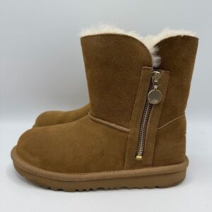 UGG Kids Classic Zip Boots Youth US 3 Chestnut Suede Shearling
